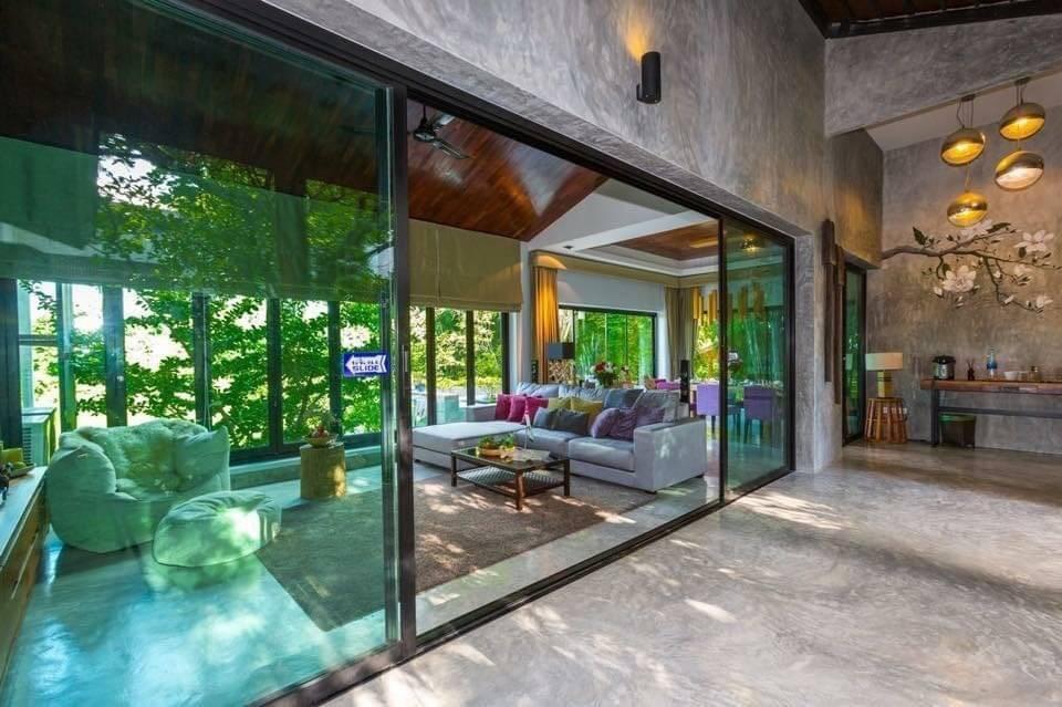 Beautiful Modern Balinese Pool Villa surrouded by rice paddies