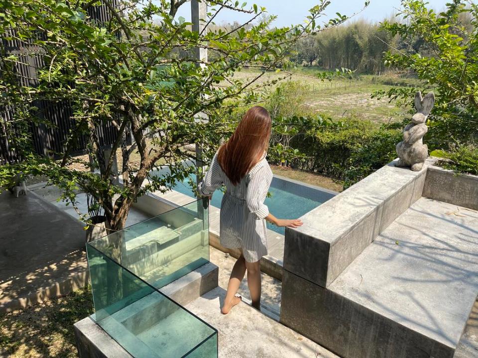 Beautiful Modern Balinese Pool Villa surrouded by rice paddies