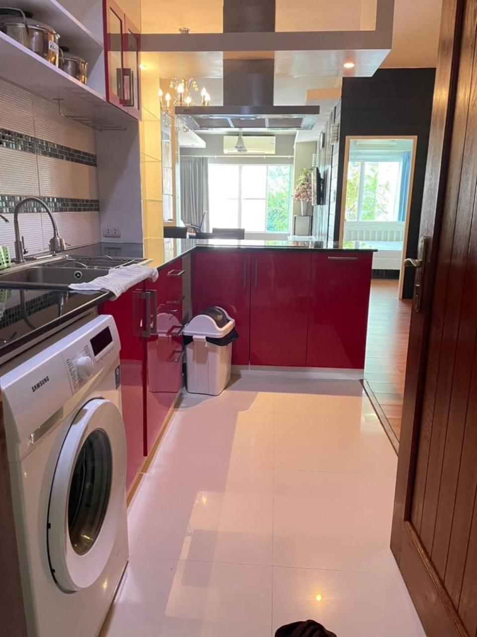 A Spacious Duplex Condo 2 Bedrooms with Balcony Pool View In Town Only 10 Minutes To City Center Nimmanhaemin