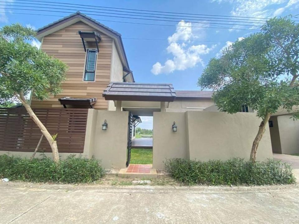 Unique Beautiful Pool Villa 4 bedrooms with Lake View located in Saraphi Chiang Mai