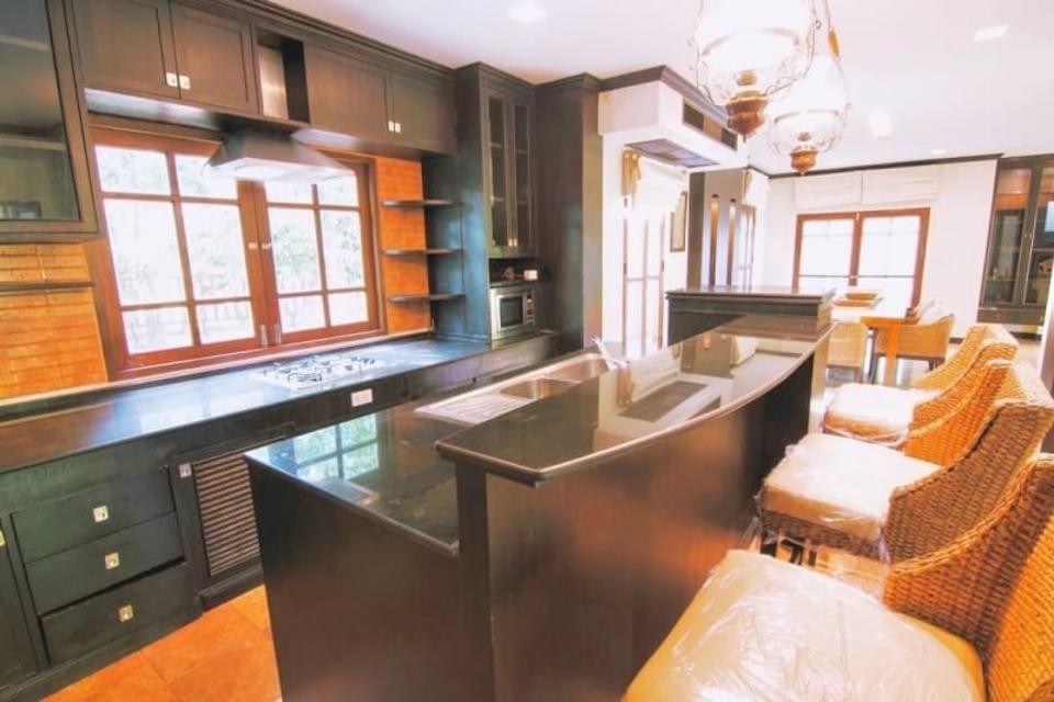 Beautiful Timeless Lanna Contemporary Garden 2-Storey House On A Large Land Only 15 Minutes To City Center
