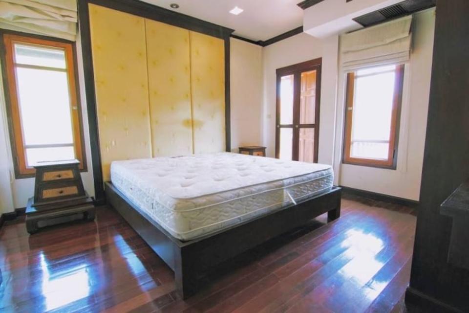 Beautiful Timeless Lanna Contemporary Garden 2-Storey House On A Large Land Only 15 Minutes To City Center