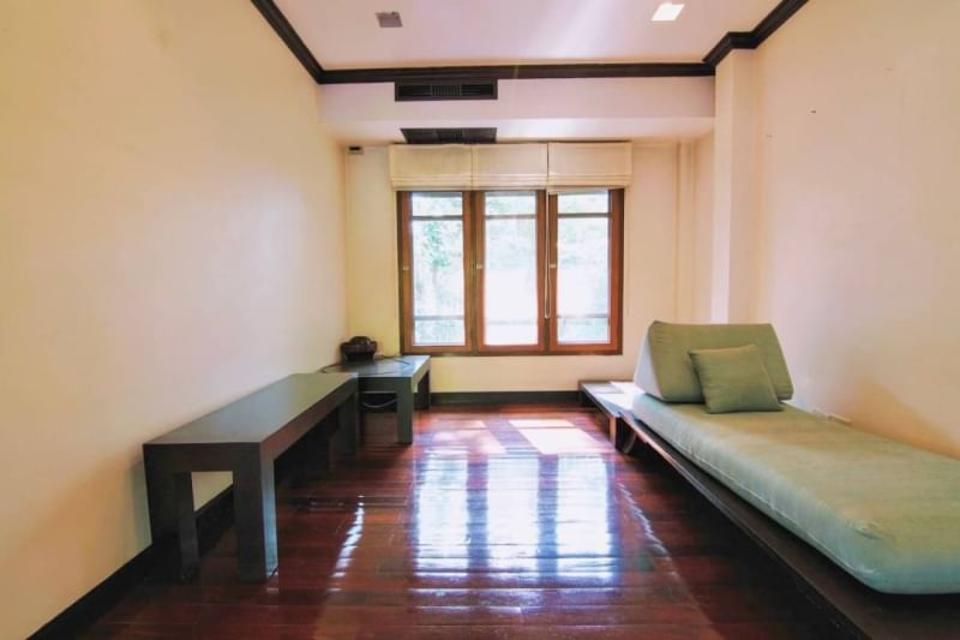 Beautiful Timeless Lanna Contemporary Garden 2-Storey House On A Large Land Only 15 Minutes To City Center