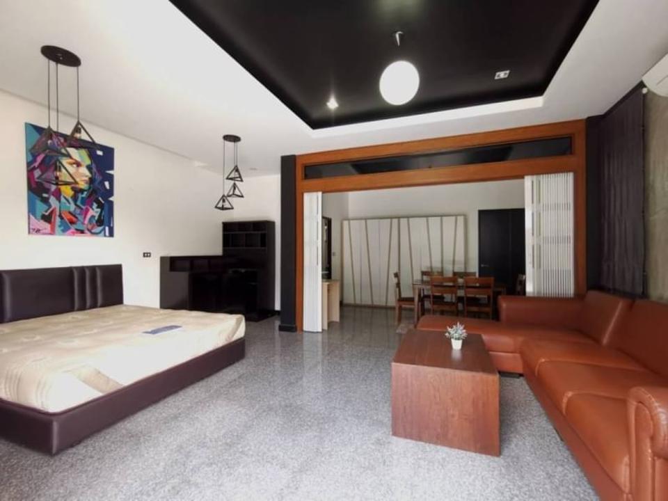 บ้านสไตล์โมเดิร์นพร้อมสระน้ำส่วนตัว สำหรับครอบครัวที่แสนอบอุ่น เลี้ยงสัตว์ได้ เข้าตัวเมืองเชียงใหม่เพียง 15 นาทีเท่านั้น