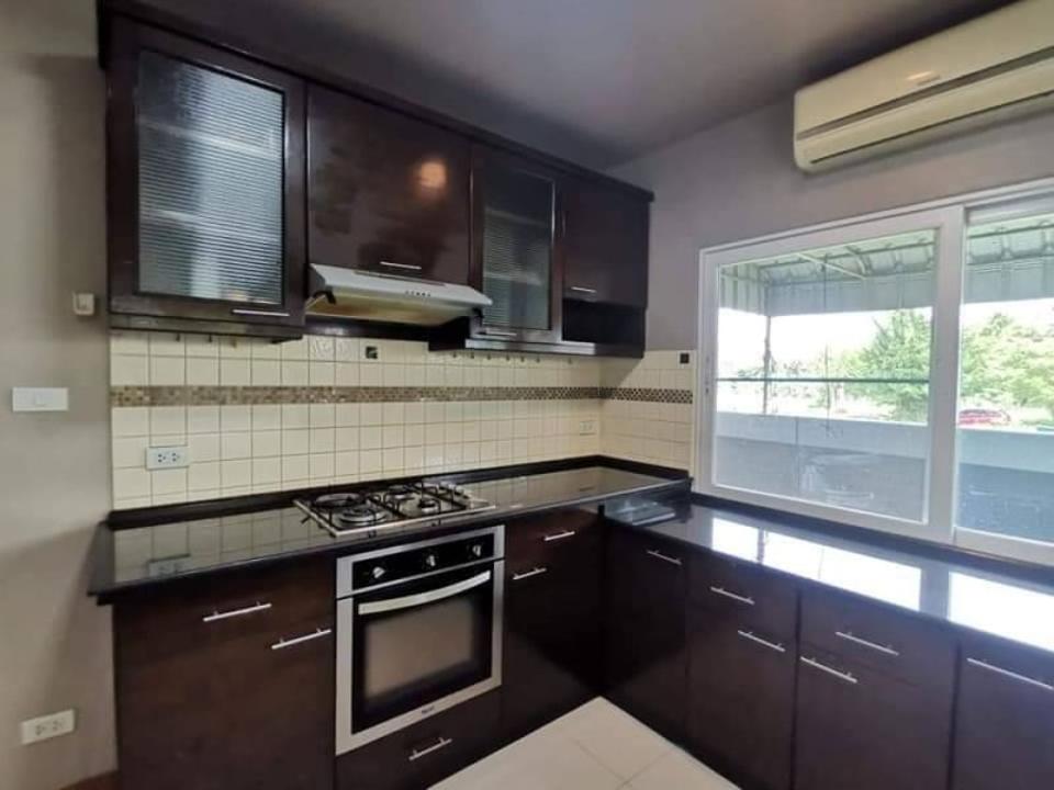 A Cozy Family Pool House Located In The Gated Community Near Big C Mae Hia & Rachapruek Royal Park only 15 minutes drive to the City Centre