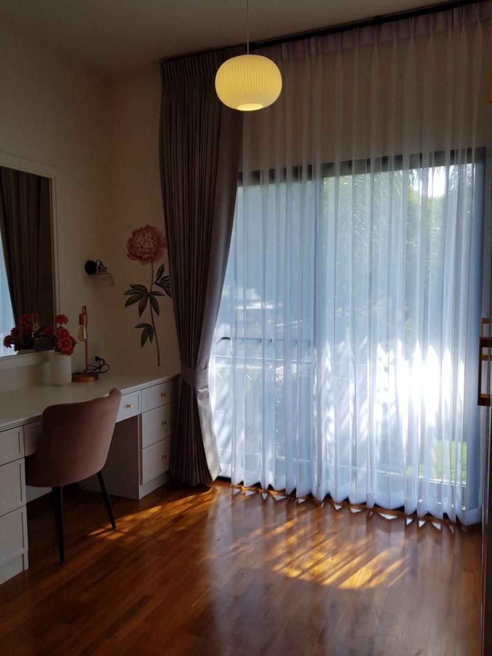 Luxury New Homey Minimalist Pool Villa 4 Bedrooms only 10 minutes to the town