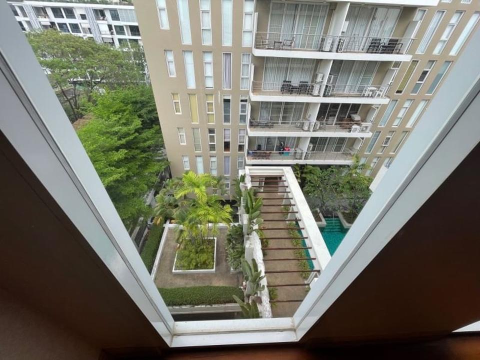 Spacious Balcony 2 Bedrooms condo with mountains and city view and swimming pool view only 5 minutes walking to Night Bazaar City Centre