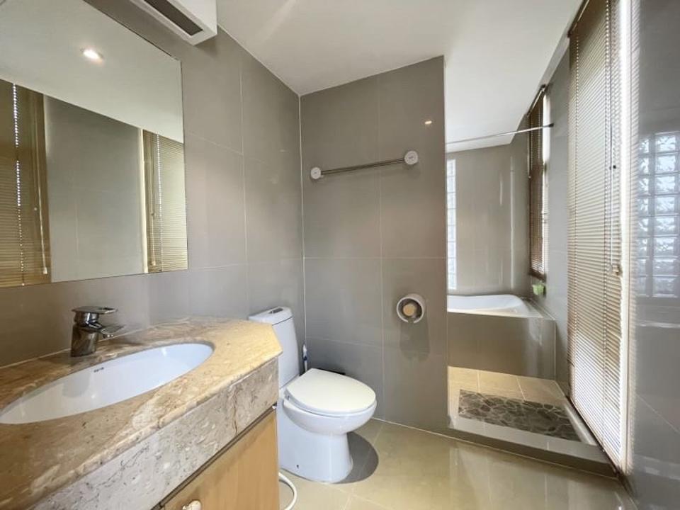 Spacious Balcony 2 Bedrooms condo with mountains and city view and swimming pool view only 5 minutes walking to Night Bazaar City Centre