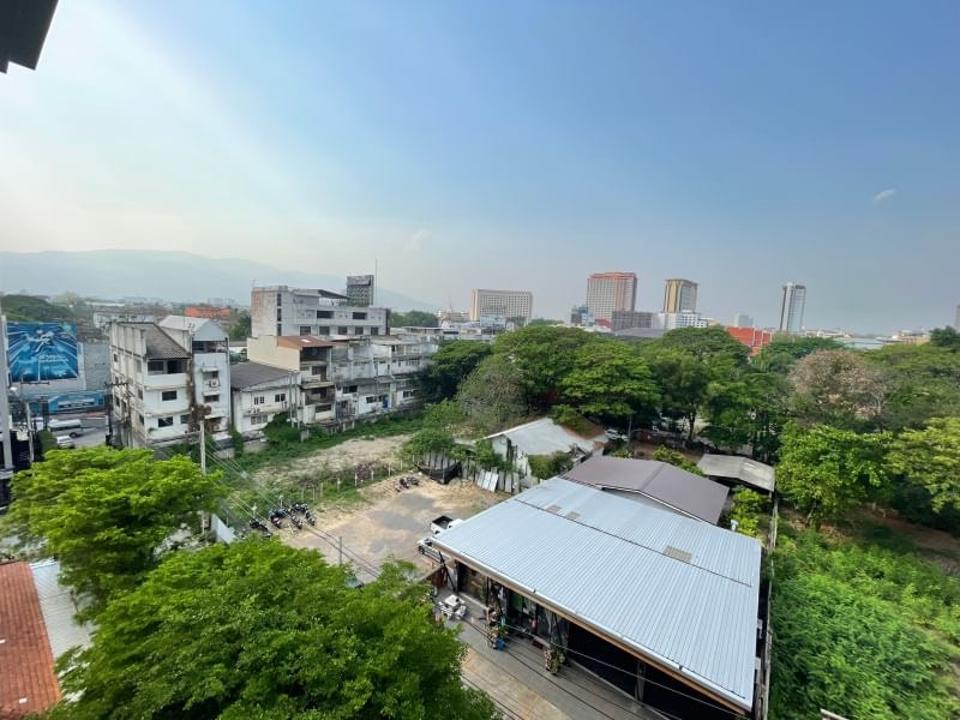 Spacious Balcony 2 Bedrooms condo with mountains and city view and swimming pool view only 5 minutes walking to Night Bazaar City Centre