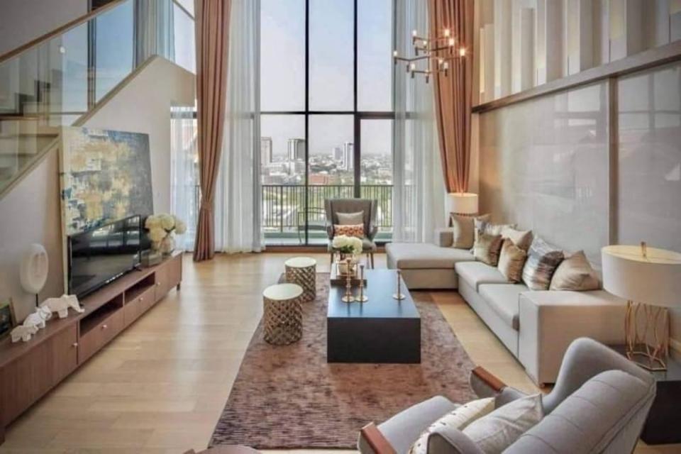 Luxurious Penthouse 2 Bedrooms Condo with stunning view of the city located in the town near Chiang Mai Night Bazaar
