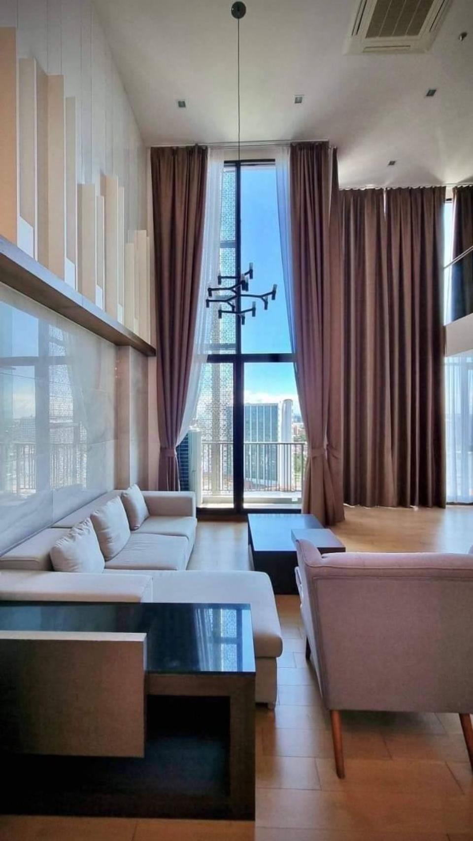 Luxurious Penthouse 2 Bedrooms Condo with stunning view of the city located in the town near Chiang Mai Night Bazaar