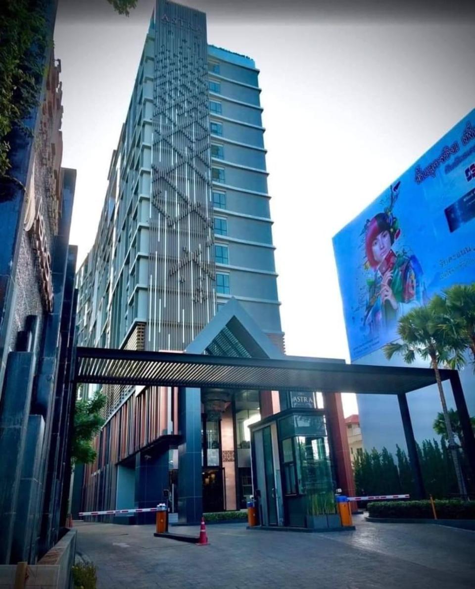 Luxurious Penthouse 2 Bedrooms Condo with stunning view of the city located in the town near Chiang Mai Night Bazaar