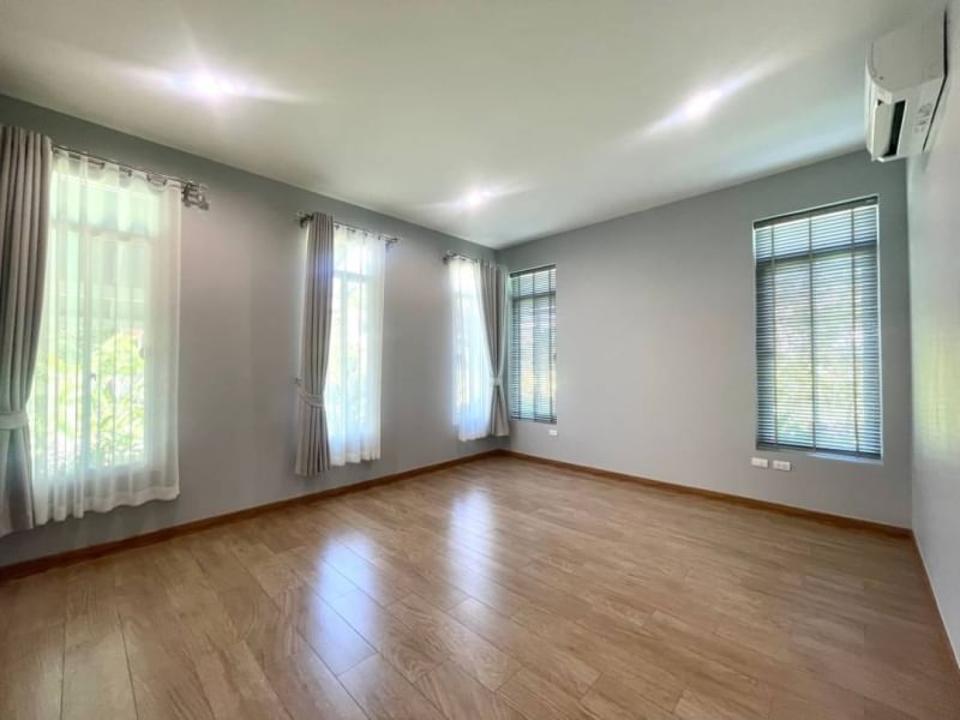 New built single storey Lake side house for sale with greenery view, located in community gate in Doi Saket area