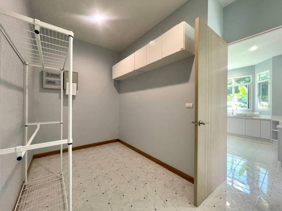 New built single storey Lake side house for sale with greenery view, located in community gate in Doi Saket area