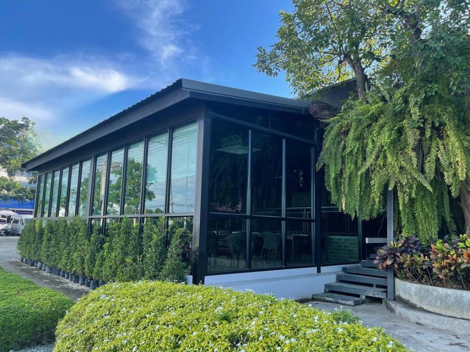 The Brand New Modern Loft Industrial Style Upscale and Humble Restaurant with some green outdoor landscaping Parking Ready for Business in San Phi Suea 15 minutes to City Center