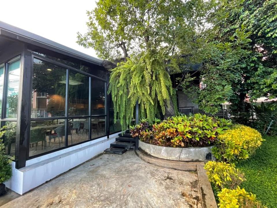 The Brand New Modern Loft Industrial Style Upscale and Humble Restaurant with some green outdoor landscaping Parking Ready for Business in San Phi Suea 15 minutes to City Center