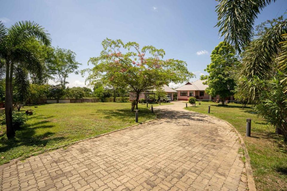 Sanpakwan 4 Bedroom Bungalow