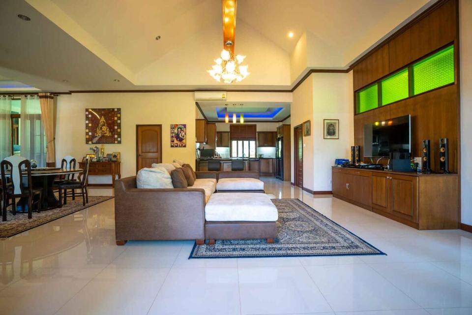 Sanpakwan 4 Bedroom Bungalow