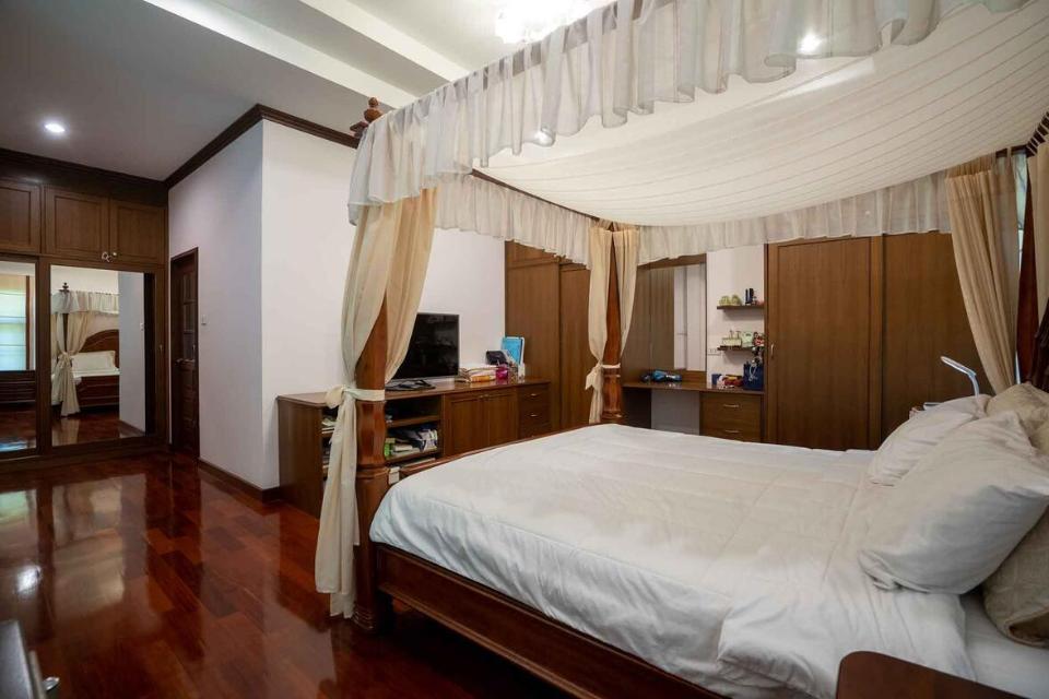 Sanpakwan 4 Bedroom Bungalow
