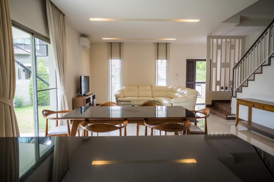 Modern, 3 Bedroom House - Exclusive Development