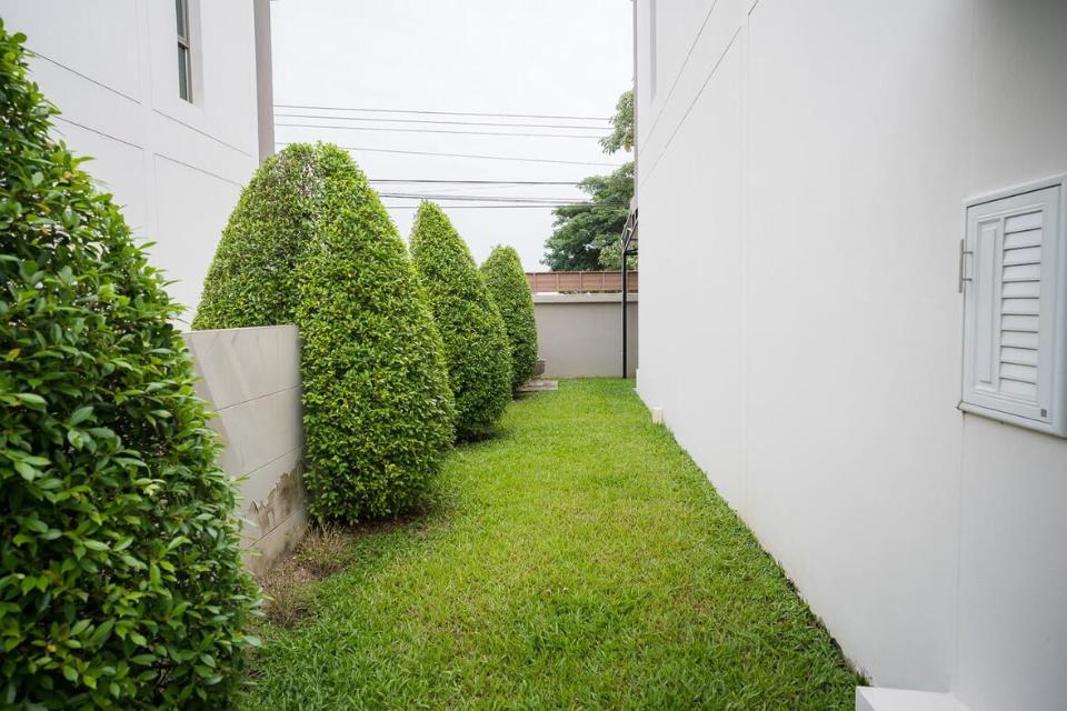 Modern, 3 Bedroom House - Exclusive Development