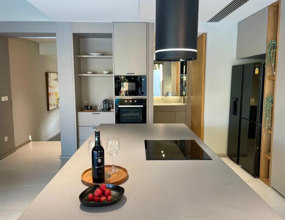 Brand New Beautiful Luxury Modern Lake Front Pool Villa in City 10 minutes to Nimman