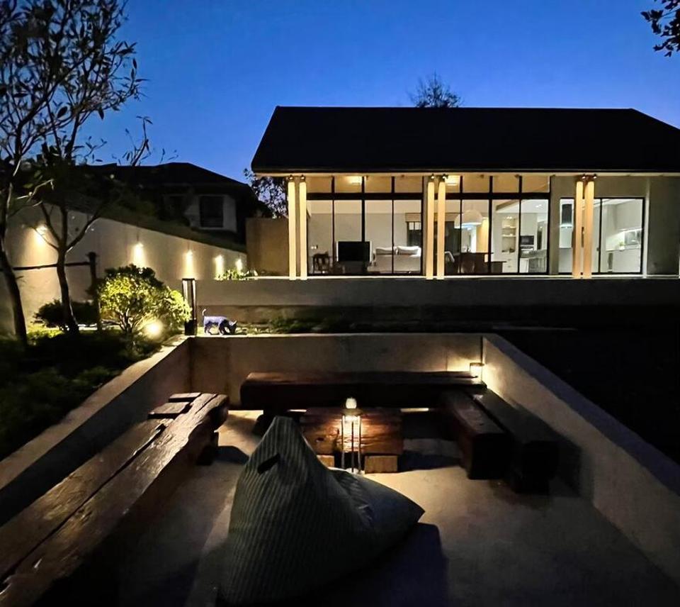 Brand New Beautiful Luxury Modern Lake Front Pool Villa in City 10 minutes to Nimman