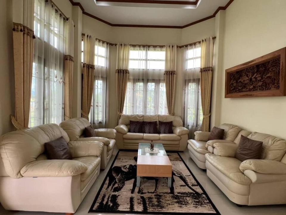 Exceptional Family Home surrounded with rice field in San Sai 30 minutes to the City