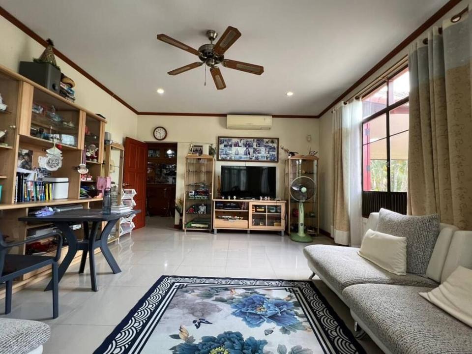 Exceptional Family Home surrounded with rice field in San Sai 30 minutes to the City