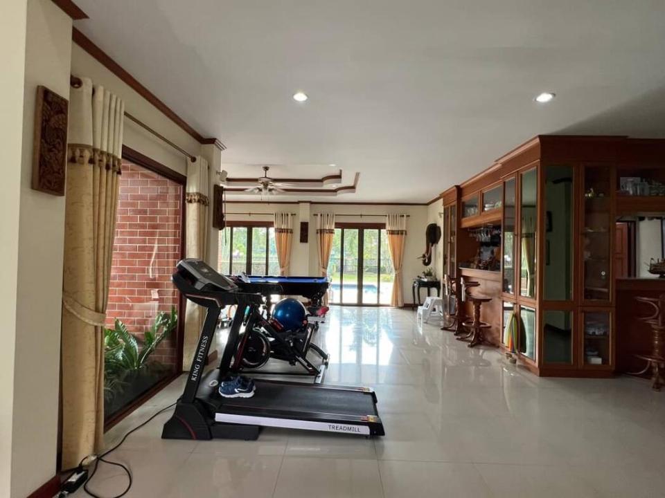 Exceptional Family Home surrounded with rice field in San Sai 30 minutes to the City