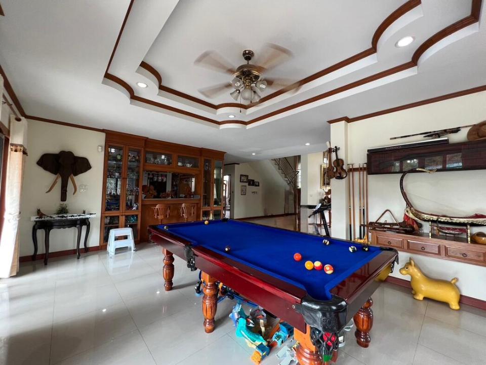 Exceptional Family Home surrounded with rice field in San Sai 30 minutes to the City