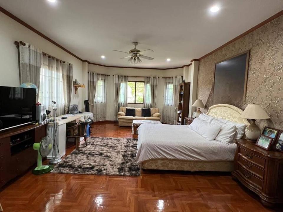 Exceptional Family Home surrounded with rice field in San Sai 30 minutes to the City