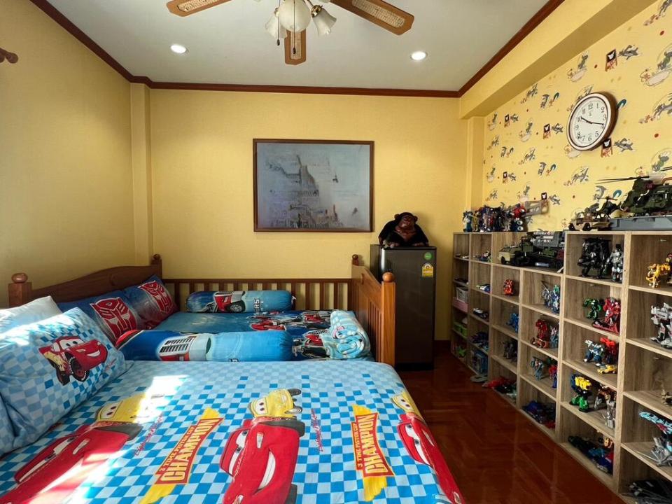 Exceptional Family Home surrounded with rice field in San Sai 30 minutes to the City