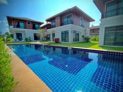 A Spacious Beautiful House Style Villa with Large Swimming Pool And Parking Space Near Kad Farang Chiang Mai