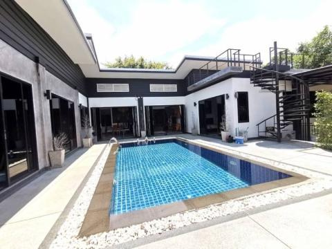 A Modern Loft Stylish Pool House With Big Pond On The Large Land Plot Only 15 minutes driving to the City Centre