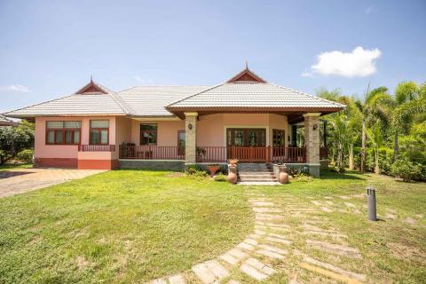 Sanpakwan 4 Bedroom Bungalow