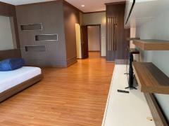 A Spacious Duplex Condo 2 Bedrooms with Balcony Pool View In Town Only 10 Minutes To City Center Nimmanhaemin thumbnail 16