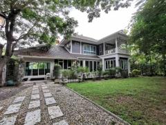 A Luxury Classic House 2 Storey with Spacious Area in Mae Rim Only 15 Minutes to City Centre