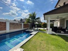 A Beautiful Bright Neat and Airy Pool House peaceful and privacy neighborhood family friendly and pet friendly only 5 minutes to Lanna International School and Kad Farang Village thumbnail 2
