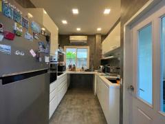 A Beautiful Bright Neat and Airy Pool House peaceful and privacy neighborhood family friendly and pet friendly only 5 minutes to Lanna International School and Kad Farang Village thumbnail 8