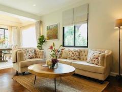 Luxury Beautiful English House 2-Storey 4 bedrooms with Swimmin Pool and Small Garden near Meechok plaza San Sai thumbnail 5