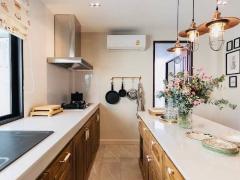 Luxury Beautiful English House 2-Storey 4 bedrooms with Swimmin Pool and Small Garden near Meechok plaza San Sai thumbnail 19