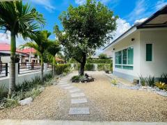 A Cozy Humble Airy and Bright Ambiance 3 Bedrooms Single-level Pool House near Kad Farang Hang Dong thumbnail 5