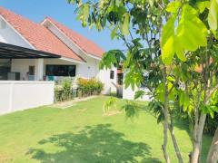 Beautiful House 1 Storey 3 Bedrooms with nice large garden only 10 minutes go to the airport thumbnail 11