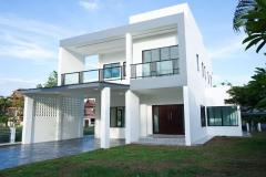 Brand New Modern Home in Secured Gate Community near Rachapruek Royal Park 15 minutes to City Centre thumbnail 2