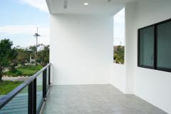Brand New Modern Home in Secured Gate Community near Rachapruek Royal Park 15 minutes to City Centre thumbnail 7