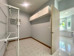 New built single storey Lake side house for sale with greenery view, located in community gate in Doi Saket area thumbnail 16