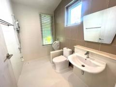 New built single storey Lake side house for sale with greenery view, located in community gate in Doi Saket area thumbnail 17