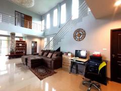 Beautiful Modern Contemporary Pool Villa with Lake View, Jacuzzi and doggy house thumbnail 7