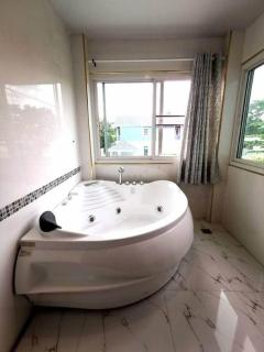 Beautiful Modern Contemporary Pool Villa with Lake View, Jacuzzi and doggy house thumbnail 16